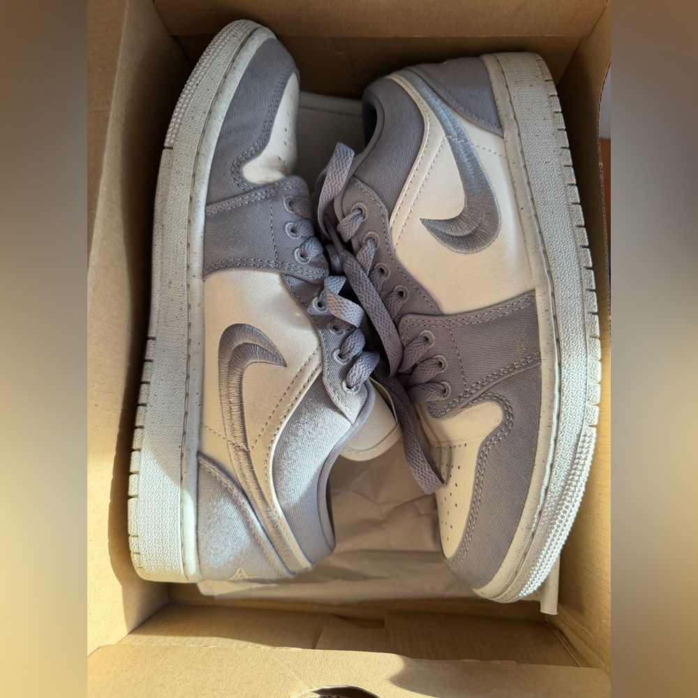 Jordan Air 1 Low SE in Steel Gray and White